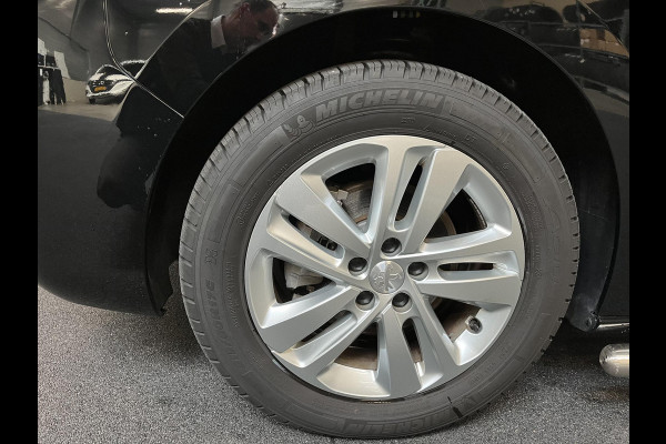 Peugeot e-Expert Long Premium 75 kWh 3-zits Automaat Airco Navigatie