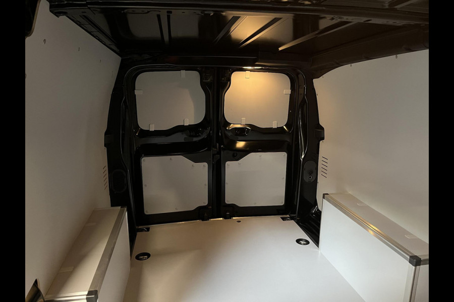 Peugeot e-Expert Long Premium 75 kWh 3-zits Automaat Airco Navigatie