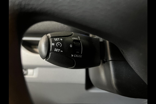 Peugeot e-Expert Long Premium 75 kWh 3-zits Automaat Airco Navigatie