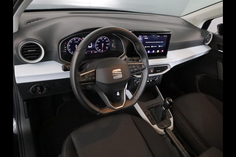Seat Arona 1.0 TSI Style Business Intense 95 pk | Navigatie | Trekhaak | Parkeersensoren achter | LED koplampen | Autom. airco | Stoelverwarming |