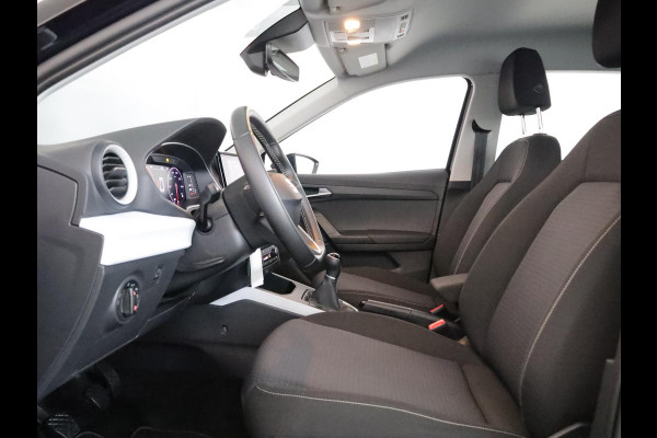 Seat Arona 1.0 TSI Style Business Intense 95 pk | Navigatie | Trekhaak | Parkeersensoren achter | LED koplampen | Autom. airco | Stoelverwarming |