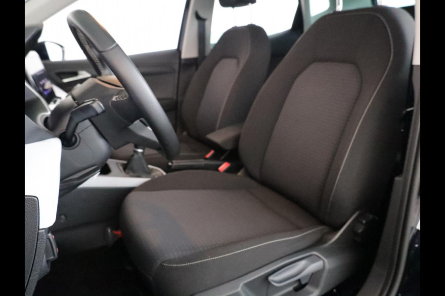Seat Arona 1.0 TSI Style Business Intense 95 pk | Navigatie | Trekhaak | Parkeersensoren achter | LED koplampen | Autom. airco | Stoelverwarming |