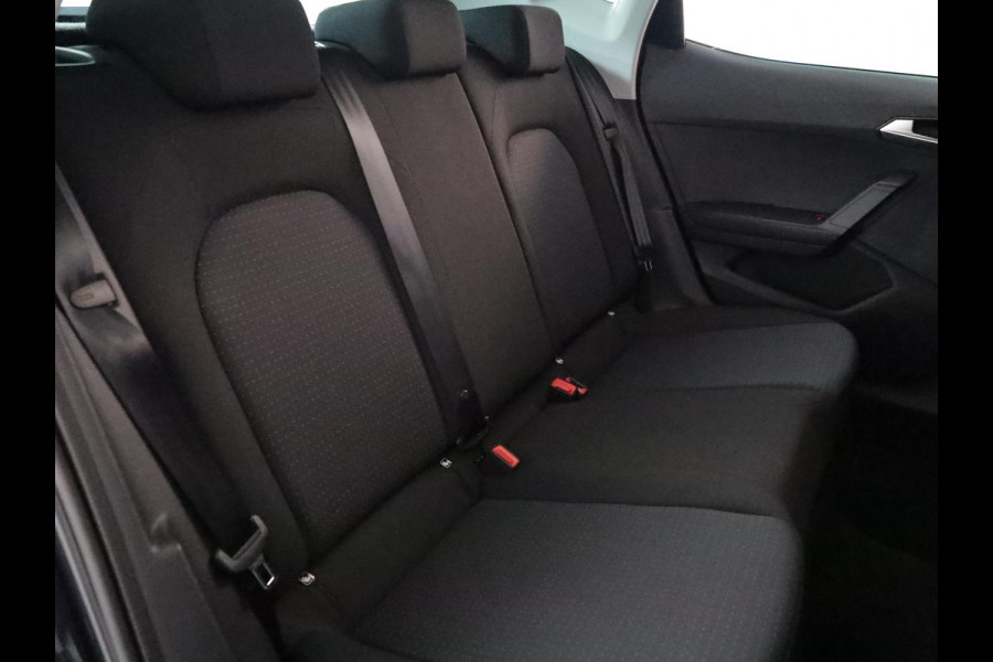 Seat Arona 1.0 TSI Style Business Intense 95 pk | Navigatie | Trekhaak | Parkeersensoren achter | LED koplampen | Autom. airco | Stoelverwarming |