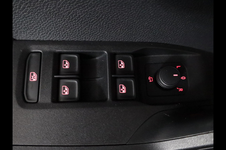 Seat Arona 1.0 TSI Style Business Intense 95 pk | Navigatie | Trekhaak | Parkeersensoren achter | LED koplampen | Autom. airco | Stoelverwarming |