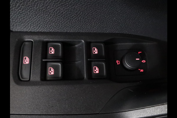 Seat Arona 1.0 TSI Style Business Intense 95 pk | Navigatie | Trekhaak | Parkeersensoren achter | LED koplampen | Autom. airco | Stoelverwarming |