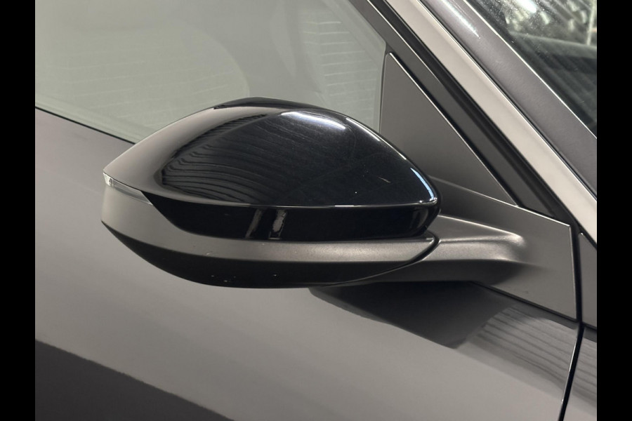 Peugeot 5008 1.2 Hybrid 136pk Allure Automaat Navigatie Cruise control Climate control LED Parkeersensoren Camera Apple Carplay/ Android Auto Radio