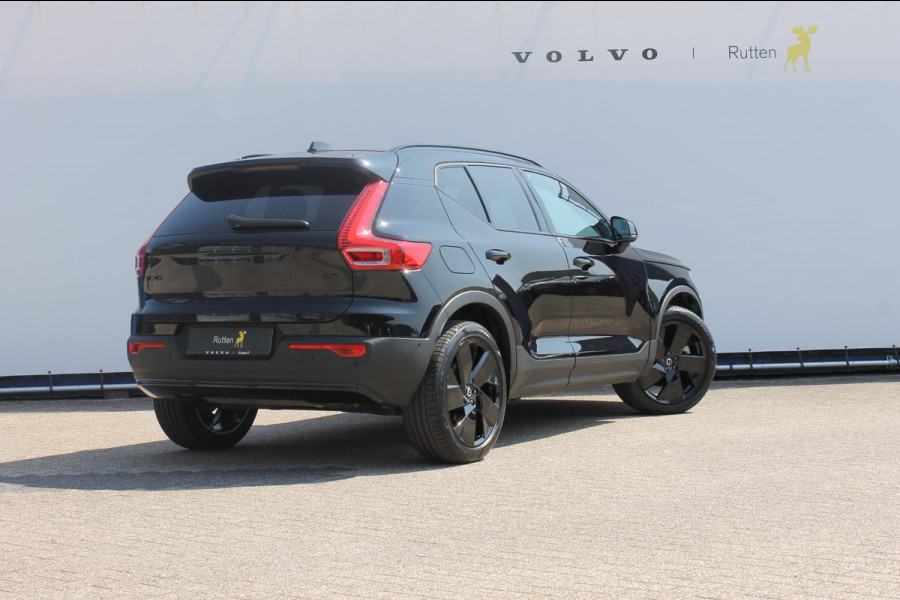 Volvo XC40 2.0 177PK Automaat Plus Black Edition 20" lichtmetalen velgen / Google infotainment / Stoelverwarming en Stuurwielverwarming / Draadloos opladen / Cruise control / Getinte ramen vanaf de B-stijl