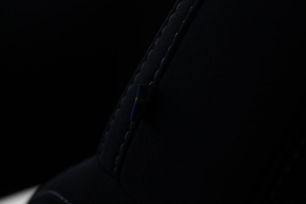 Volvo XC40 2.0 177PK Automaat Plus Black Edition 20" lichtmetalen velgen / Google infotainment / Stoelverwarming en Stuurwielverwarming / Draadloos opladen / Cruise control / Getinte ramen vanaf de B-stijl