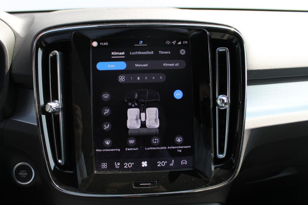Volvo XC40 2.0 177PK Automaat Plus Black Edition 20" lichtmetalen velgen / Google infotainment / Stoelverwarming en Stuurwielverwarming / Draadloos opladen / Cruise control / Getinte ramen vanaf de B-stijl