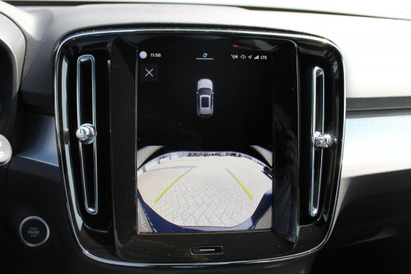 Volvo XC40 2.0 177PK Automaat Plus Black Edition 20" lichtmetalen velgen / Google infotainment / Stoelverwarming en Stuurwielverwarming / Draadloos opladen / Cruise control / Getinte ramen vanaf de B-stijl