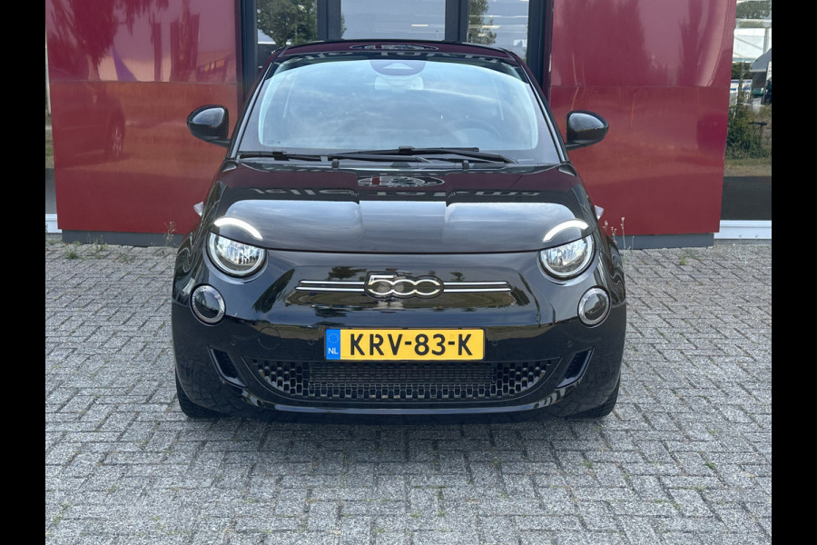 Fiat 500 Urban 42 kWh Apple/ Andoid Carplay | parkeersensoren voor en achter | 16'' |