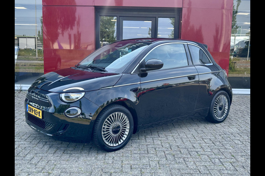 Fiat 500 Urban 42 kWh Apple/ Andoid Carplay | parkeersensoren voor en achter | 16'' |