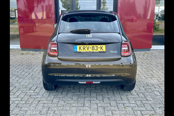 Fiat 500 Urban 42 kWh Apple/ Andoid Carplay | parkeersensoren voor en achter | 16'' |