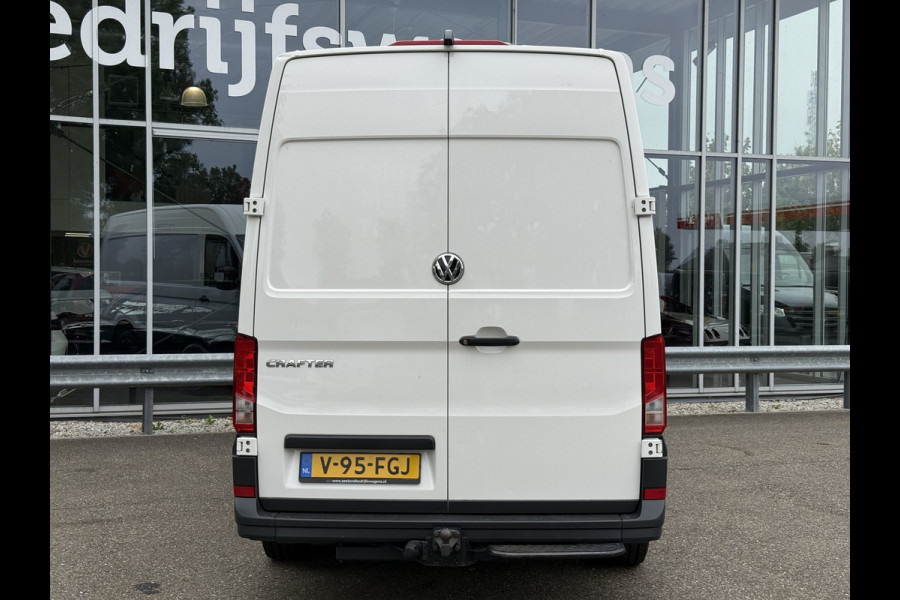 Volkswagen Crafter 30 2.0 TDI 177PK L3H3 | Adapt. cruisec. | Trekhaak | Carplay | Navi | Camera
