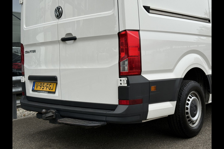 Volkswagen Crafter 30 2.0 TDI 177PK L3H3 | Adapt. cruisec. | Trekhaak | Carplay | Navi | Camera