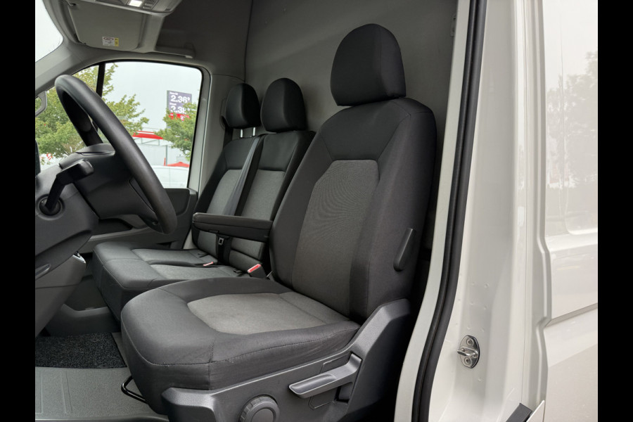 Volkswagen Crafter 30 2.0 TDI 177PK L3H3 | Adapt. cruisec. | Trekhaak | Carplay | Navi | Camera
