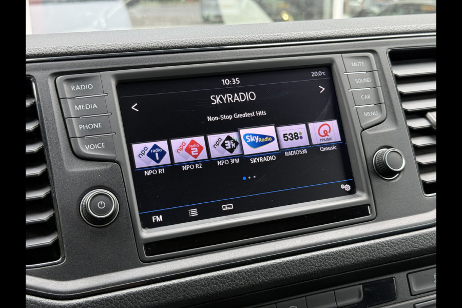 Volkswagen Crafter 30 2.0 TDI 177PK L3H3 | Adapt. cruisec. | Trekhaak | Carplay | Navi | Camera