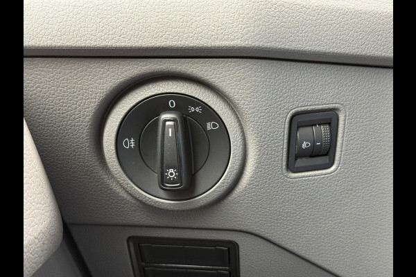 Volkswagen Crafter 30 2.0 TDI 177PK L3H3 | Adapt. cruisec. | Trekhaak | Carplay | Navi | Camera
