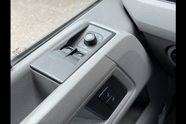 Volkswagen Crafter 30 2.0 TDI 177PK L3H3 | Adapt. cruisec. | Trekhaak | Carplay | Navi | Camera