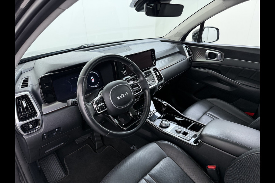 Kia Sorento 1.6T-GDI 230PK Hybrid Aut. 7-Persoons Adap.Cruise Leder Panoramadak Bose®-Audio Stuur+Stoel+Achterbank Verwarming Elek.Stoelen A Elek.Achterklep Keyless Ecc Navi Camera Pdc Privacy Glas Lmv 19" Led DAB Isofix 1e Eigenaar 1.650KG Trekgewicht Origineel Nederlandse Auto