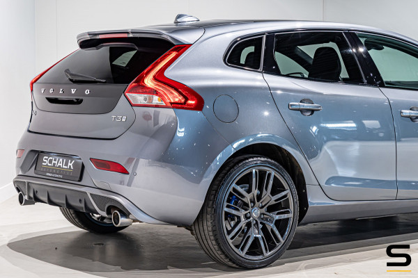 Volvo V40 1.5 T3 Polar+ Sport|R-Design|Cam|Pano|H&K|NAP|2e e