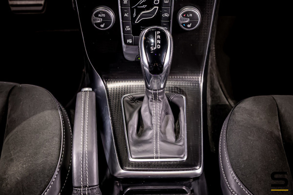 Volvo V40 1.5 T3 Polar+ Sport|R-Design|Cam|Pano|H&K|NAP|2e e