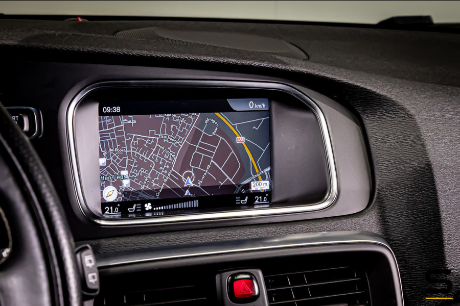 Volvo V40 1.5 T3 Polar+ Sport|R-Design|Cam|Pano|H&K|NAP|2e e