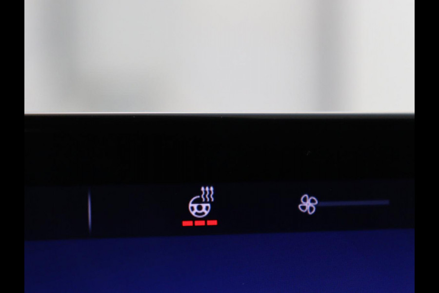 Škoda Enyaq iV 60 | SOH 92,4% | Panoramadak | Stoel/stuur verwarming | Half leder | Adaptive cruise | Carplay | Virtueel dashboard | Sfeerverlichting | Climate control | Camera | Park assist |