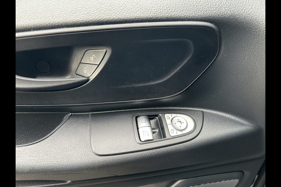 Mercedes-Benz Vito 116 CDI L3 Pro 2500KG Trekhaak / MBUX / Navigatie / Camera / Cruise control / Airco / LMV / Achterdeuren