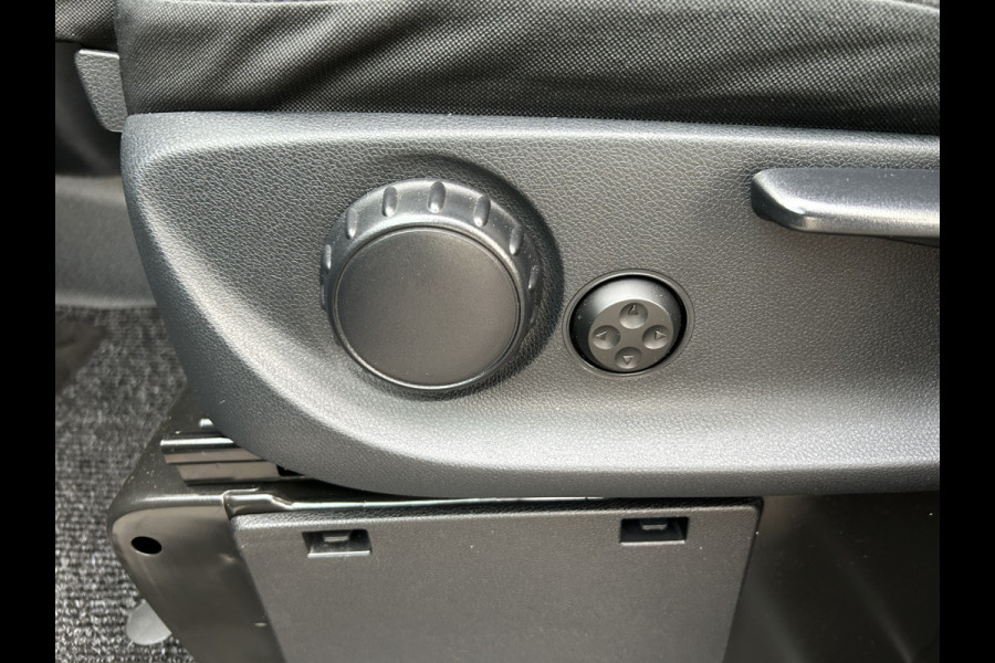 Mercedes-Benz Vito 116 CDI L3 Pro 2500KG Trekhaak / MBUX / Navigatie / Camera / Cruise control / Airco / LMV / Achterdeuren
