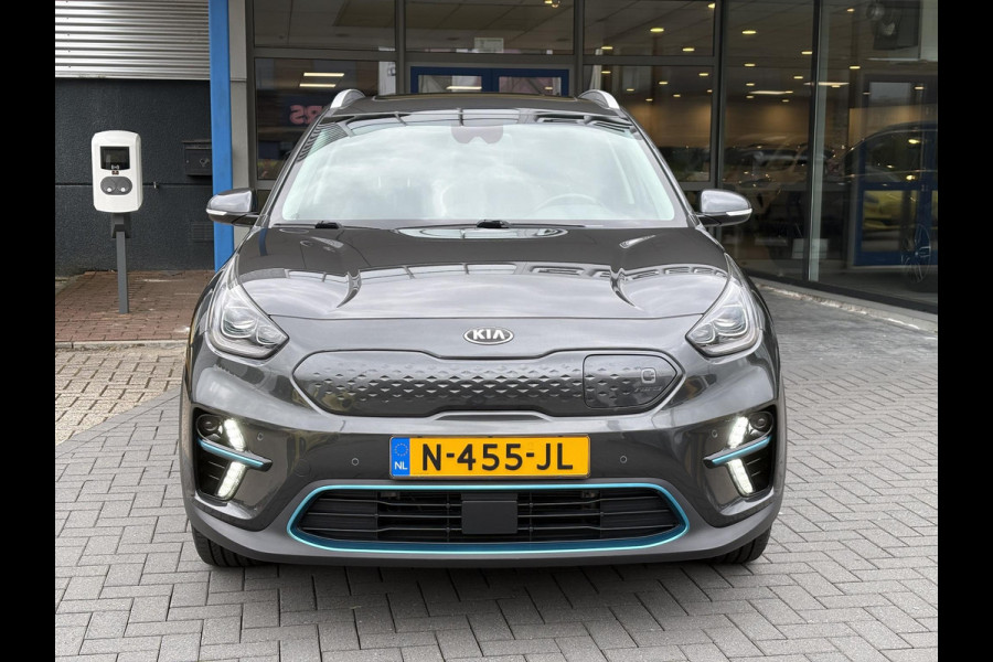 Kia e-Niro ExecutiveLine 64 kWh | 65.500 KM | SOH 100% | Panorama Dak | Volledig Lederen Interieur |