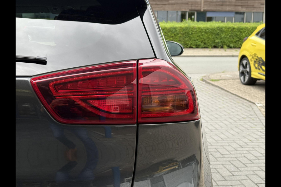 Kia e-Niro ExecutiveLine 64 kWh | 65.500 KM | SOH 100% | Panorama Dak | Volledig Lederen Interieur |