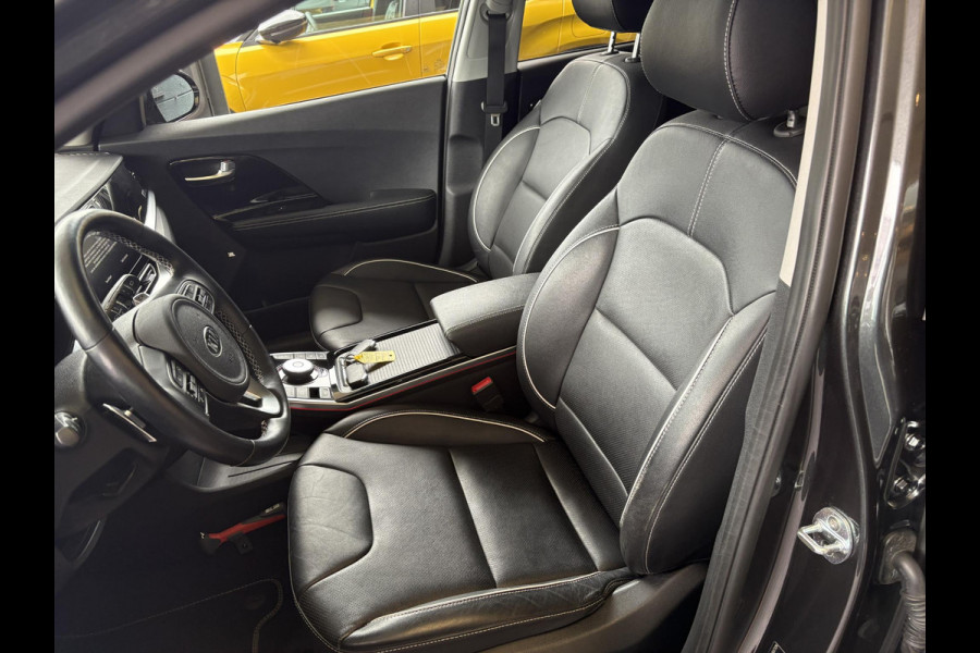 Kia e-Niro ExecutiveLine 64 kWh | 65.500 KM | SOH 100% | Panorama Dak | Volledig Lederen Interieur |