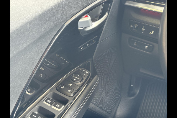 Kia e-Niro ExecutiveLine 64 kWh | 65.500 KM | SOH 100% | Panorama Dak | Volledig Lederen Interieur |