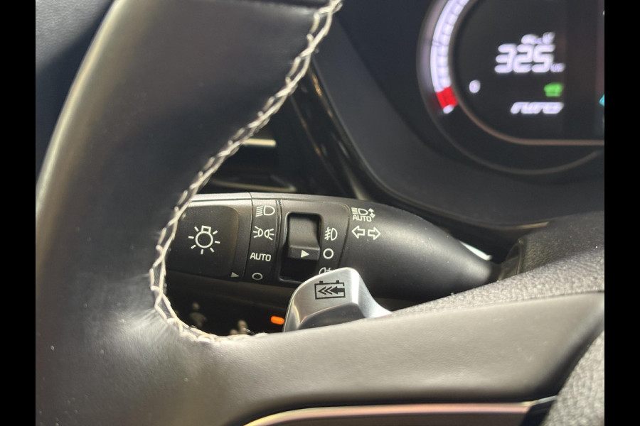 Kia e-Niro ExecutiveLine 64 kWh | 65.500 KM | SOH 100% | Panorama Dak | Volledig Lederen Interieur |