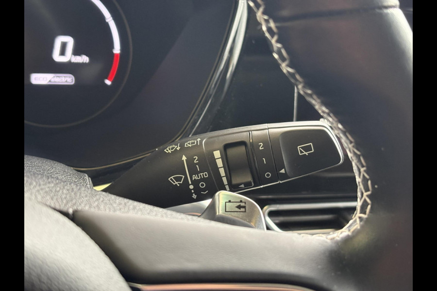 Kia e-Niro ExecutiveLine 64 kWh | 65.500 KM | SOH 100% | Panorama Dak | Volledig Lederen Interieur |