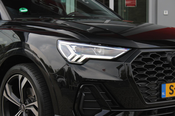 Audi Q3 Sportback 35 TFSI 150PK AUTOMAAT S EDITION | DRAADLOZE APPLE CARPLAY/ANDROID AUTO | ACHTERUITRIJ CAMERA | DODEHOEK DETECTIE | PARKEERSENSOREN VOOR + ACHTER | VIRTUAL COCKPIT | STOEL VERWARMING | ELEKTRISCH BEDIENBARE ACHTERKLEP | S-LINE INTERIEUR/EXTERIEUR | DAB+ RADIO | NAVIGATIE | VOLLEDIG LEDEREN BEKLEDING | DRAADLOZE TELEFOONLADER | KEYLESS ENTRY/START | CRUISE CONTROL | LED MATRIX KOPLAMPEN |