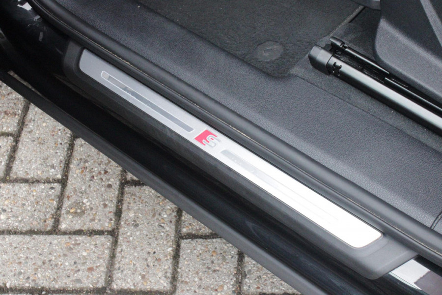 Audi Q3 Sportback 35 TFSI 150PK AUTOMAAT S EDITION | DRAADLOZE APPLE CARPLAY/ANDROID AUTO | ACHTERUITRIJ CAMERA | DODEHOEK DETECTIE | PARKEERSENSOREN VOOR + ACHTER | VIRTUAL COCKPIT | STOEL VERWARMING | ELEKTRISCH BEDIENBARE ACHTERKLEP | S-LINE INTERIEUR/EXTERIEUR | DAB+ RADIO | NAVIGATIE | VOLLEDIG LEDEREN BEKLEDING | DRAADLOZE TELEFOONLADER | KEYLESS ENTRY/START | CRUISE CONTROL | LED MATRIX KOPLAMPEN |