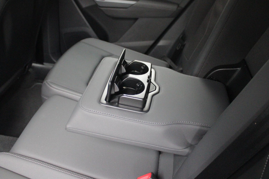 Audi Q3 Sportback 35 TFSI 150PK AUTOMAAT S EDITION | DRAADLOZE APPLE CARPLAY/ANDROID AUTO | ACHTERUITRIJ CAMERA | DODEHOEK DETECTIE | PARKEERSENSOREN VOOR + ACHTER | VIRTUAL COCKPIT | STOEL VERWARMING | ELEKTRISCH BEDIENBARE ACHTERKLEP | S-LINE INTERIEUR/EXTERIEUR | DAB+ RADIO | NAVIGATIE | VOLLEDIG LEDEREN BEKLEDING | DRAADLOZE TELEFOONLADER | KEYLESS ENTRY/START | CRUISE CONTROL | LED MATRIX KOPLAMPEN |