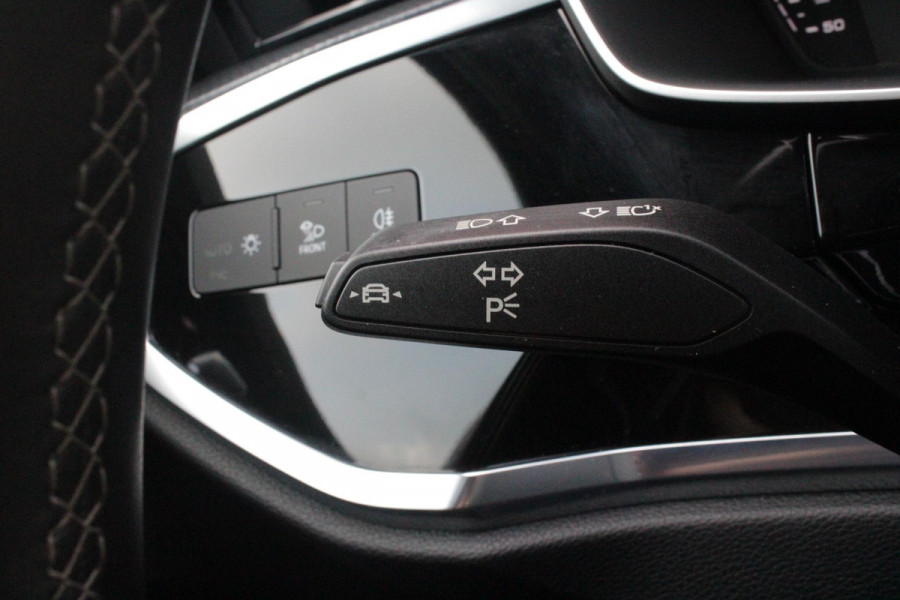 Audi Q3 Sportback 35 TFSI 150PK AUTOMAAT S EDITION | DRAADLOZE APPLE CARPLAY/ANDROID AUTO | ACHTERUITRIJ CAMERA | DODEHOEK DETECTIE | PARKEERSENSOREN VOOR + ACHTER | VIRTUAL COCKPIT | STOEL VERWARMING | ELEKTRISCH BEDIENBARE ACHTERKLEP | S-LINE INTERIEUR/EXTERIEUR | DAB+ RADIO | NAVIGATIE | VOLLEDIG LEDEREN BEKLEDING | DRAADLOZE TELEFOONLADER | KEYLESS ENTRY/START | CRUISE CONTROL | LED MATRIX KOPLAMPEN |