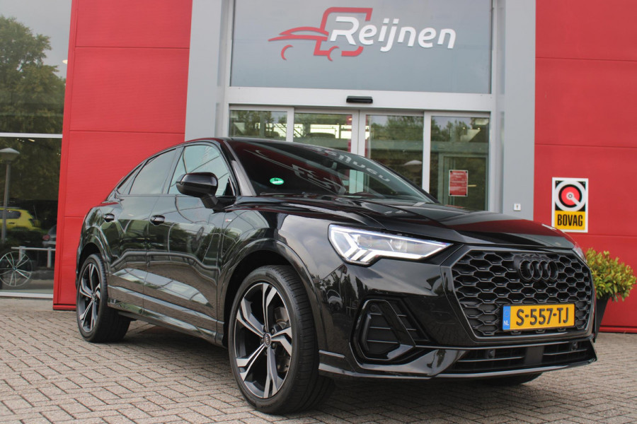 Audi Q3 Sportback 35 TFSI 150PK AUTOMAAT S EDITION | DRAADLOZE APPLE CARPLAY/ANDROID AUTO | ACHTERUITRIJ CAMERA | DODEHOEK DETECTIE | PARKEERSENSOREN VOOR + ACHTER | VIRTUAL COCKPIT | STOEL VERWARMING | ELEKTRISCH BEDIENBARE ACHTERKLEP | S-LINE INTERIEUR/EXTERIEUR | DAB+ RADIO | NAVIGATIE | VOLLEDIG LEDEREN BEKLEDING | DRAADLOZE TELEFOONLADER | KEYLESS ENTRY/START | CRUISE CONTROL | LED MATRIX KOPLAMPEN |