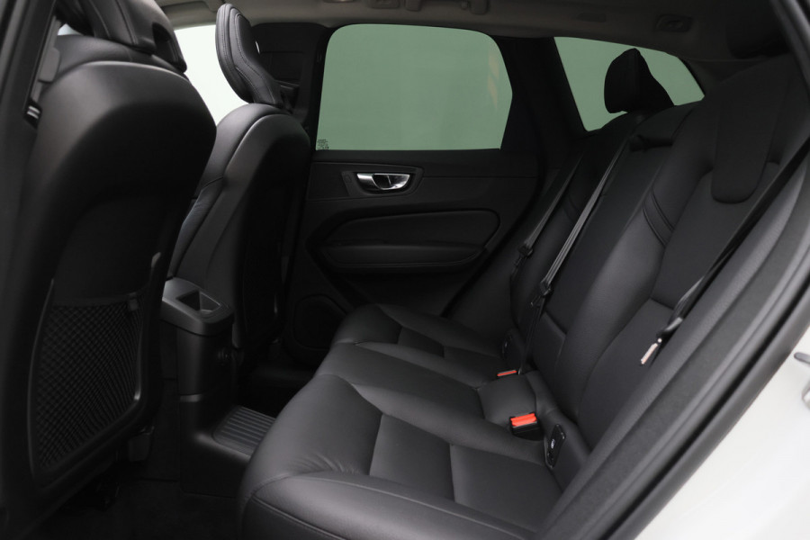 Volvo XC60 2.0 T6 Plug-in hybrid AWD Inscription Leer, Panoramadak, Memory, Camera, Apple Carplay, Keyless