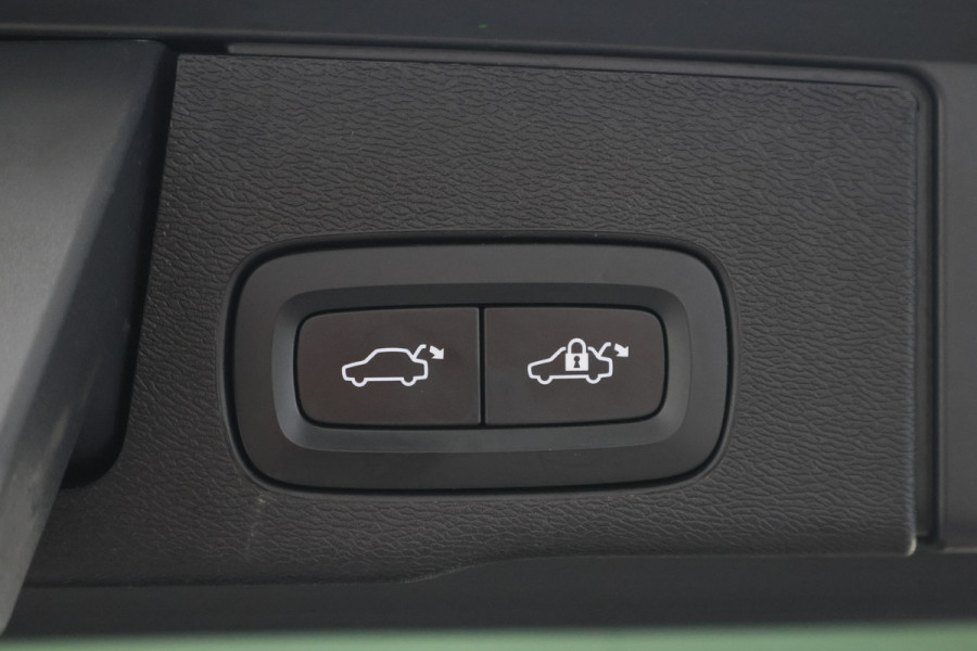 Volvo XC60 2.0 T6 Plug-in hybrid AWD Inscription Leer, Panoramadak, Memory, Camera, Apple Carplay, Keyless
