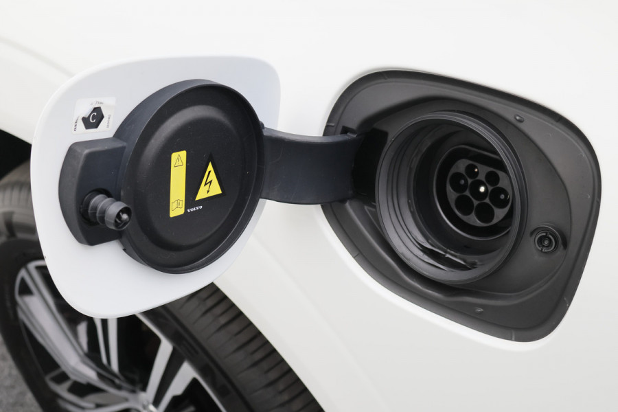 Volvo XC60 2.0 T6 Plug-in hybrid AWD Inscription Leer, Panoramadak, Memory, Camera, Apple Carplay, Keyless