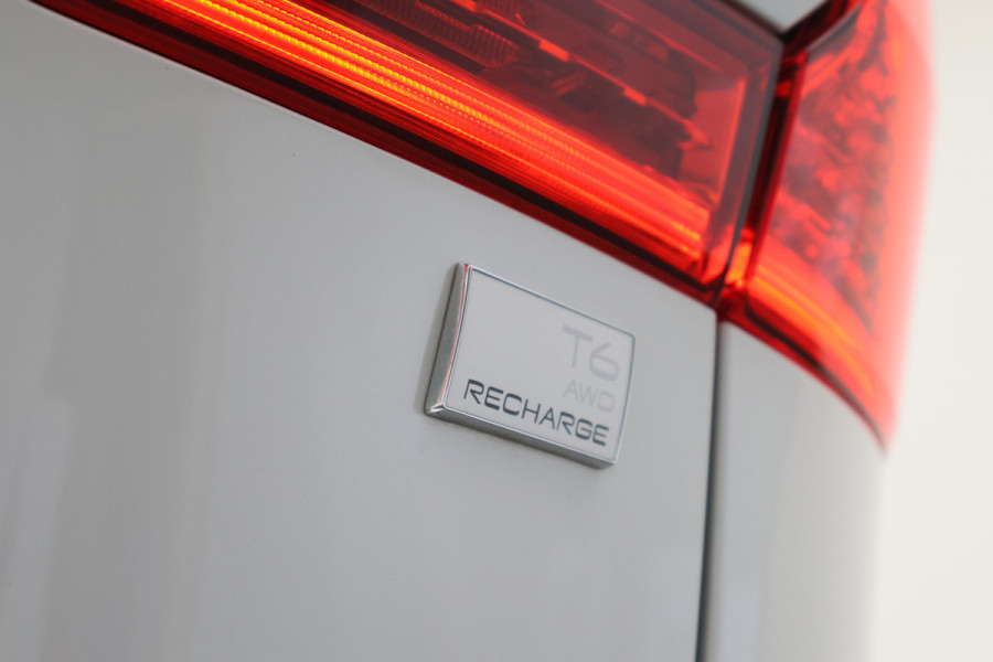 Volvo XC60 2.0 T6 Plug-in hybrid AWD Inscription Leer, Panoramadak, Memory, Camera, Apple Carplay, Keyless