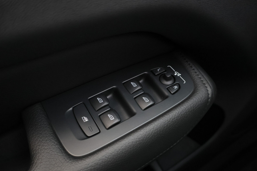 Volvo XC60 2.0 T6 Plug-in hybrid AWD Inscription Leer, Panoramadak, Memory, Camera, Apple Carplay, Keyless