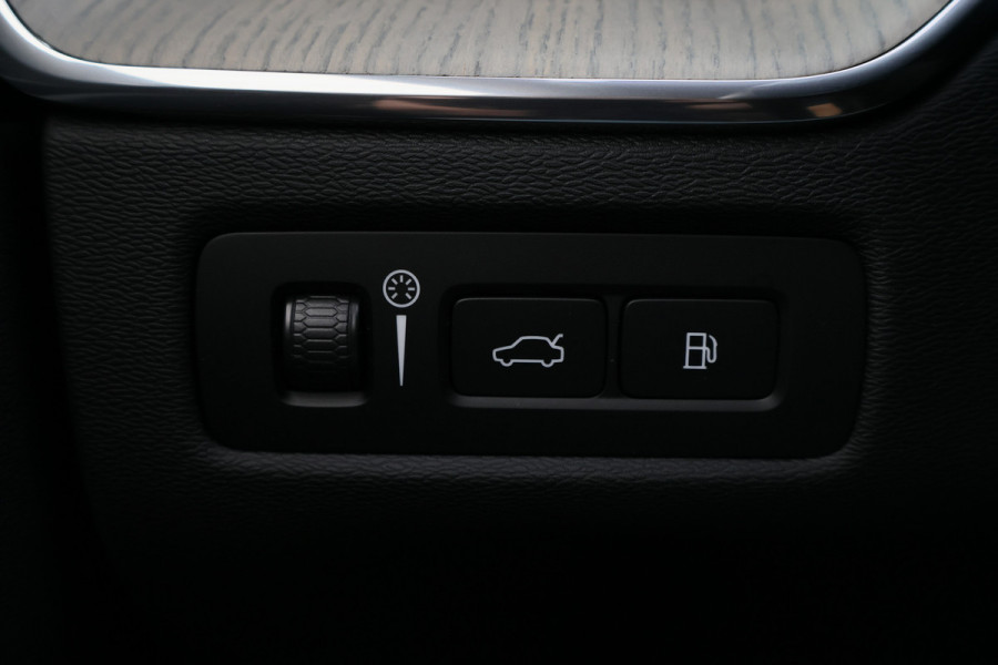 Volvo XC60 2.0 T6 Plug-in hybrid AWD Inscription Leer, Panoramadak, Memory, Camera, Apple Carplay, Keyless
