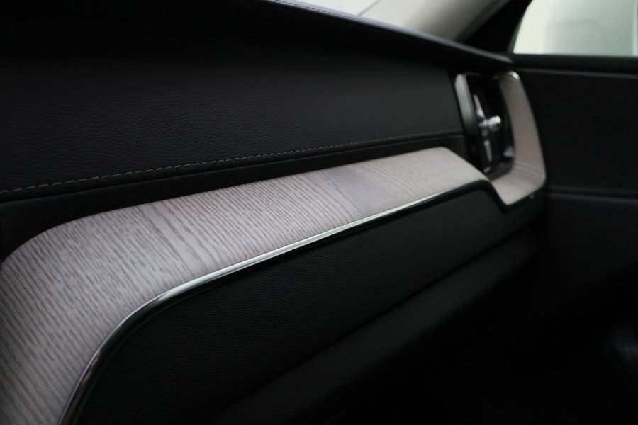 Volvo XC60 2.0 T6 Plug-in hybrid AWD Inscription Leer, Panoramadak, Memory, Camera, Apple Carplay, Keyless