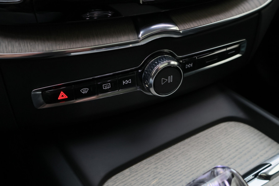 Volvo XC60 2.0 T6 Plug-in hybrid AWD Inscription Leer, Panoramadak, Memory, Camera, Apple Carplay, Keyless
