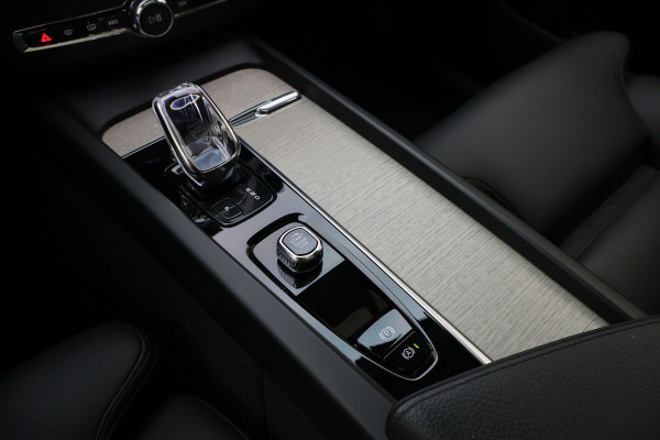 Volvo XC60 2.0 T6 Plug-in hybrid AWD Inscription Leer, Panoramadak, Memory, Camera, Apple Carplay, Keyless